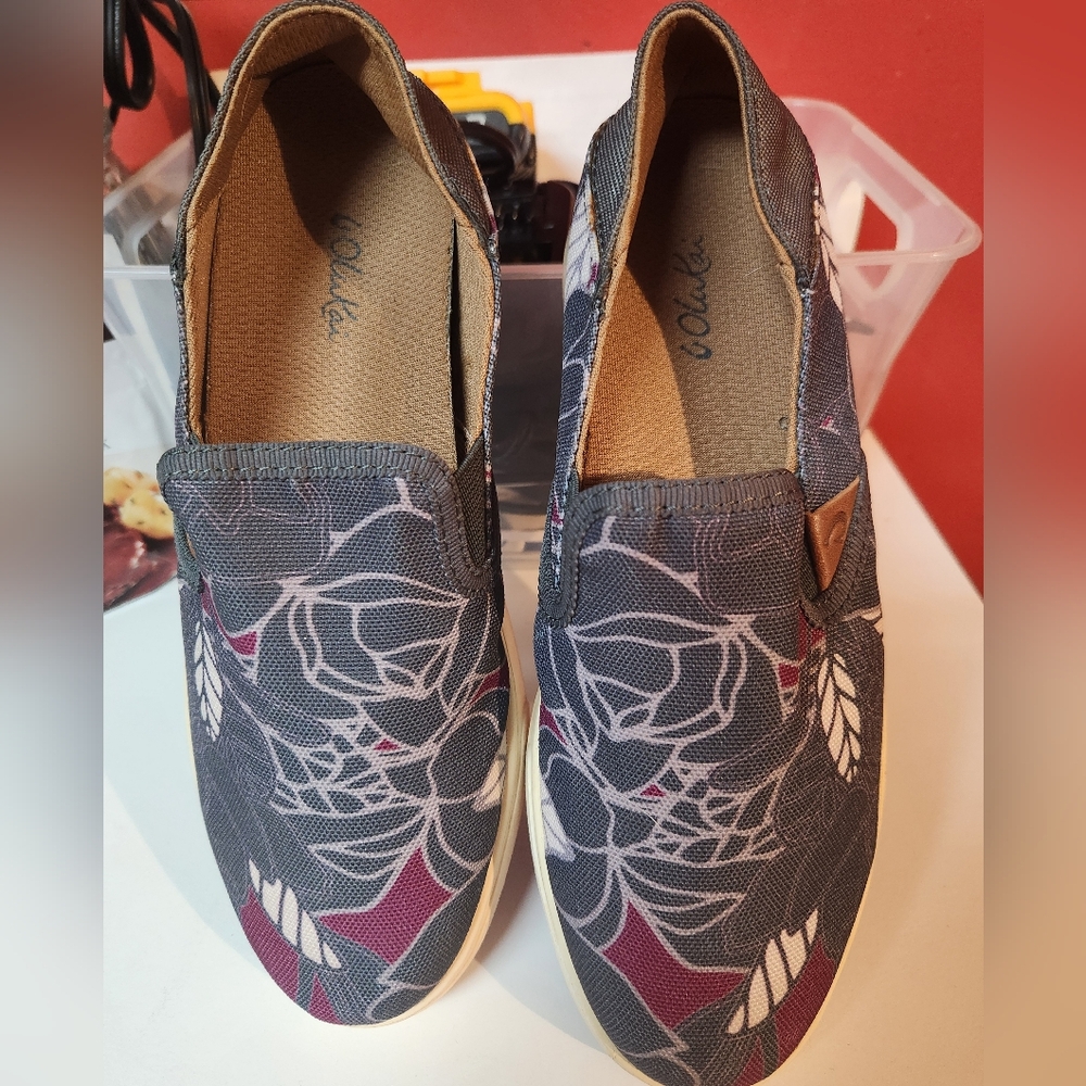 Olukai‎ women's shoes